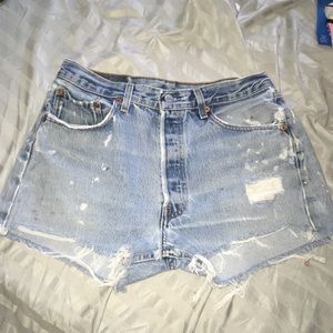 Levis vintage distressed shorts